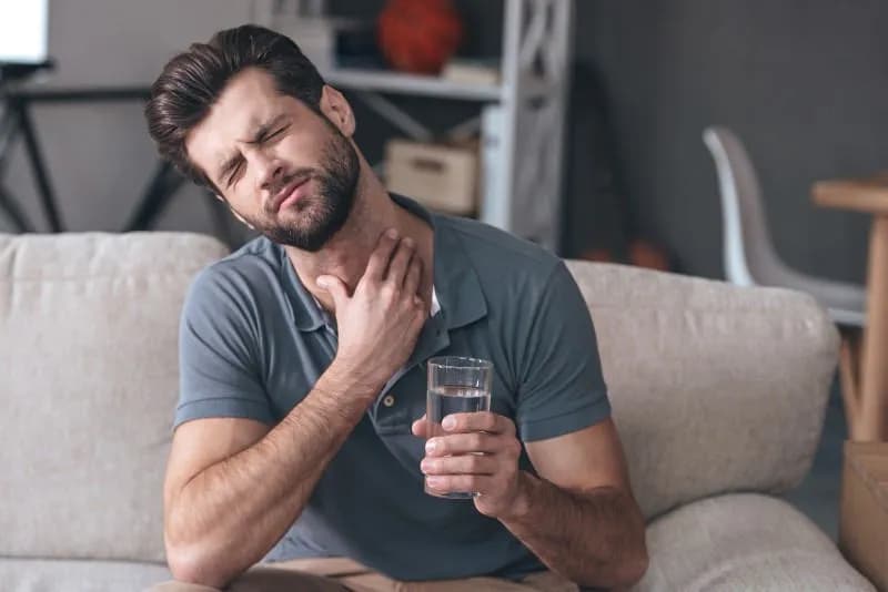 Skuteczne sposoby na ból krtani - ulga i naturalne remedia