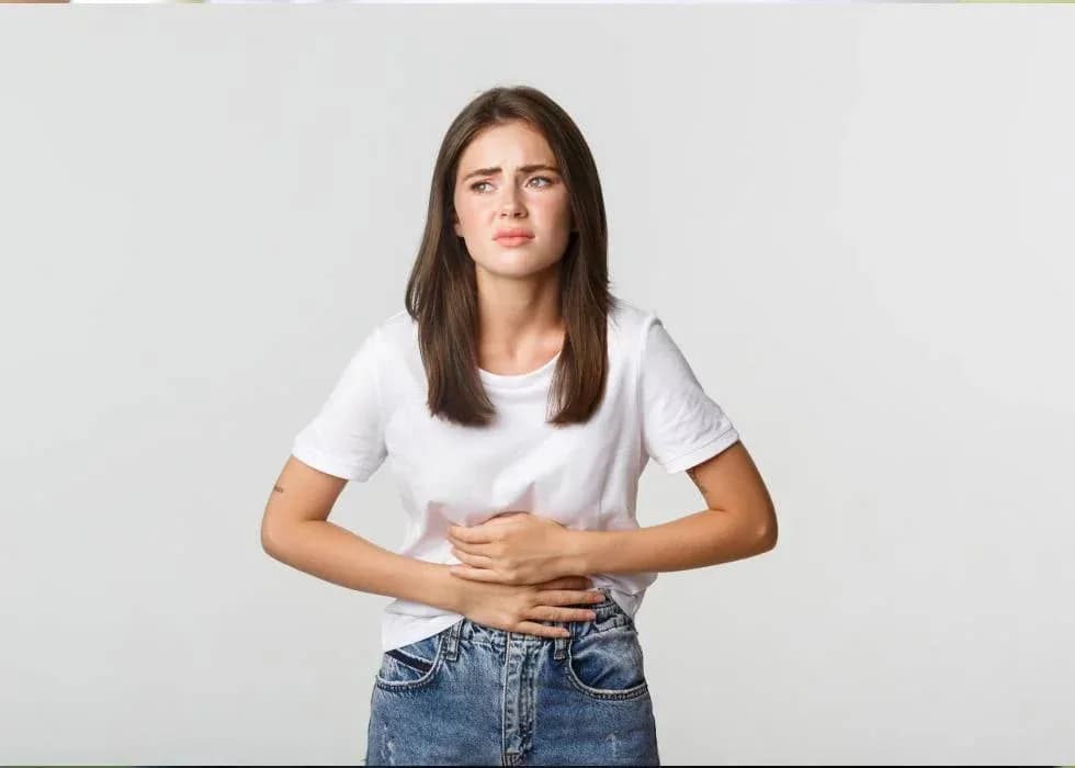 Skuteczne sposoby na wzdęcia i bóle brzucha, które naprawdę działają